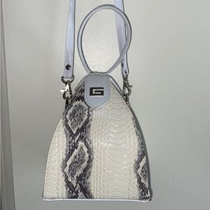 Details
Unique purse from a cute boutique store.